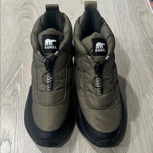 Sorel Olive and Black Winter Boots